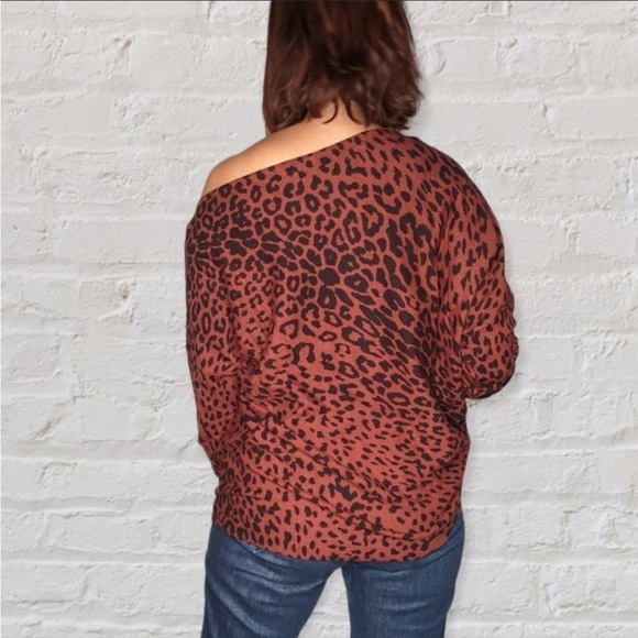 ENTRO • ANTHRO Leopard Print Off The Shoulder Tinic Top ~ NWT Size S - Picture 2 of 6